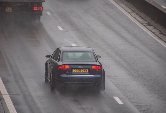 Audi RS4 Sedan