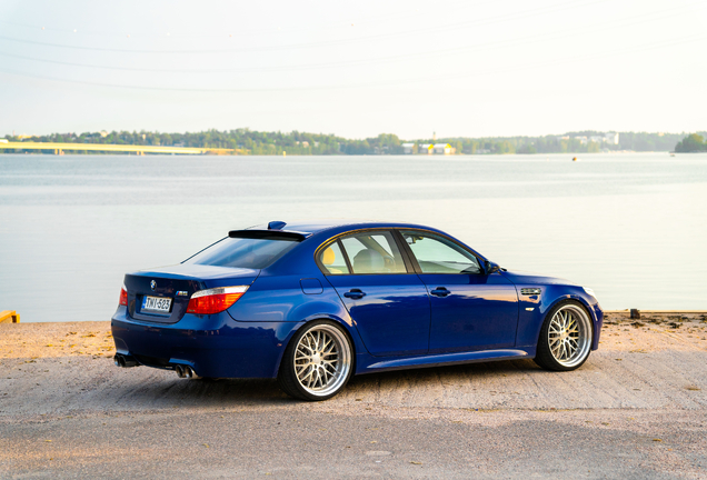 BMW M5 E60 2005