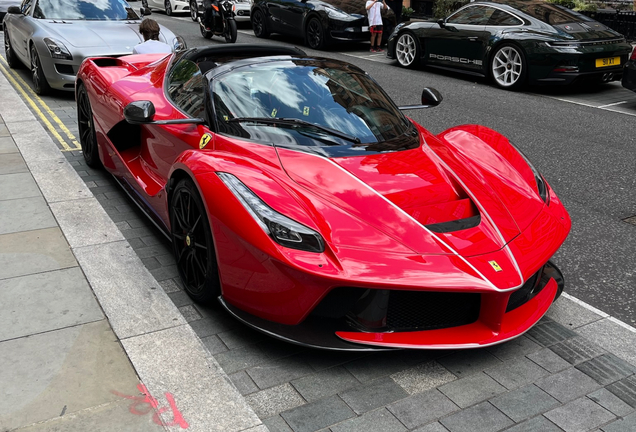 Ferrari LaFerrari Aperta