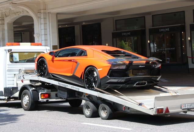 Lamborghini Aventador LP700-4