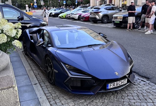 Lamborghini Revuelto