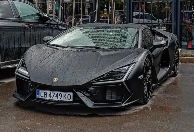 Lamborghini Revuelto
