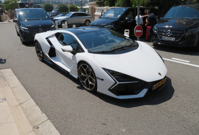 Lamborghini Revuelto