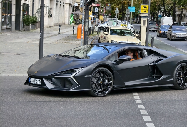 Lamborghini Revuelto