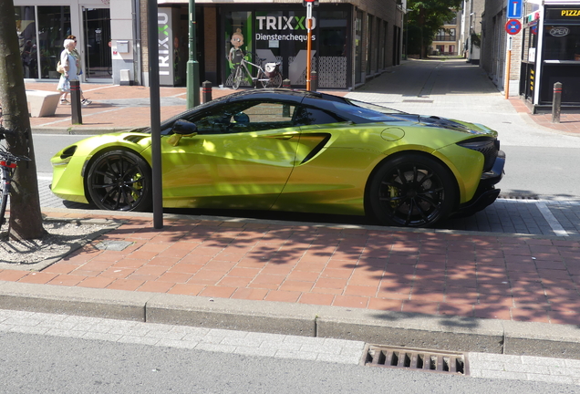 McLaren Artura Spider