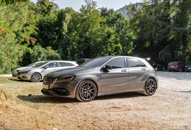 Mercedes-AMG A 45 W176 2015