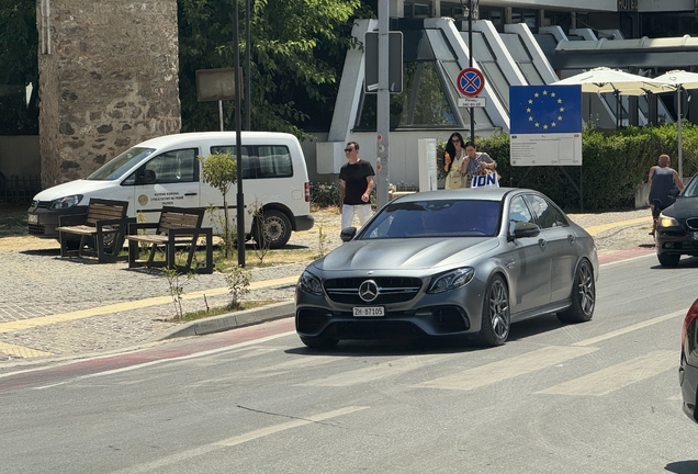 Mercedes-AMG E 63 S W213