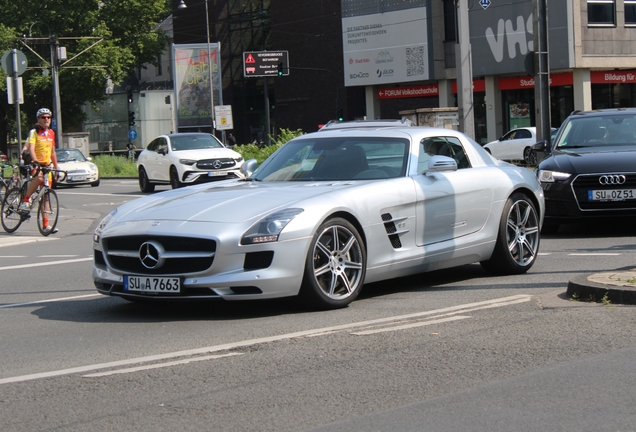 Mercedes-Benz SLS AMG