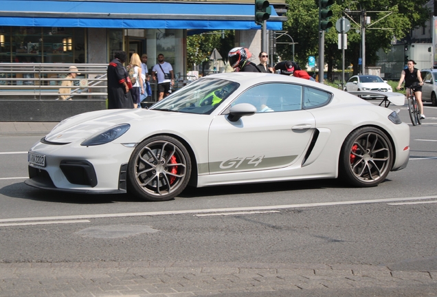 Porsche 718 Cayman GT4