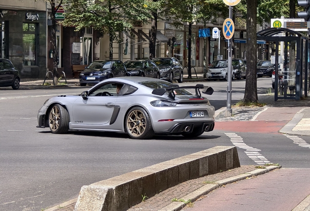Porsche 718 Cayman GT4 RS Weissach Package