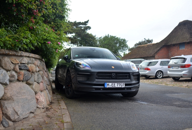 Porsche 95B Macan GTS MkIII