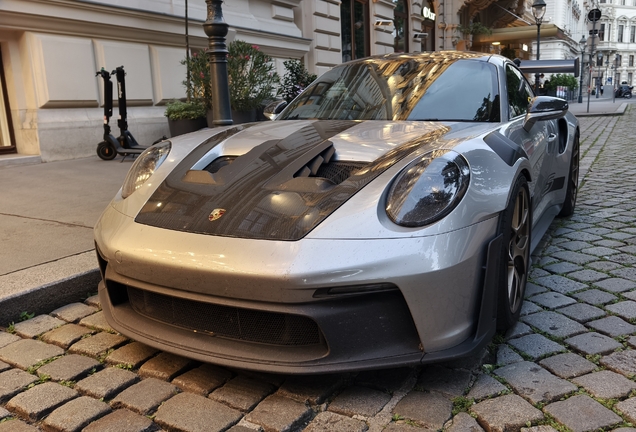 Porsche 992 GT3 RS Weissach Package