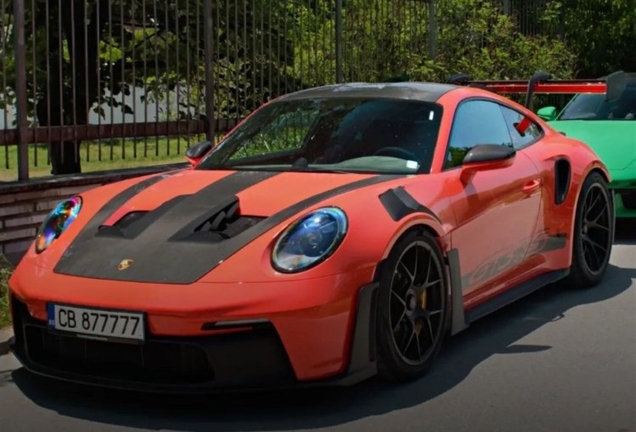 Porsche 992 GT3 RS Weissach Package