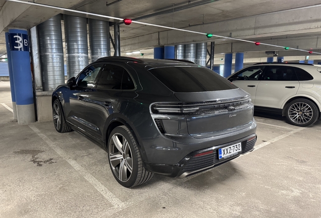 Porsche Macan EV Turbo