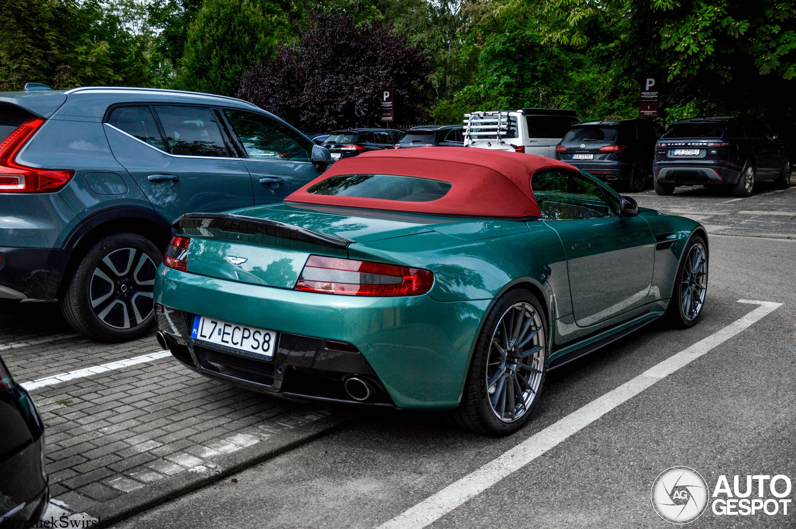 Aston Martin V12 Vantage Roadster