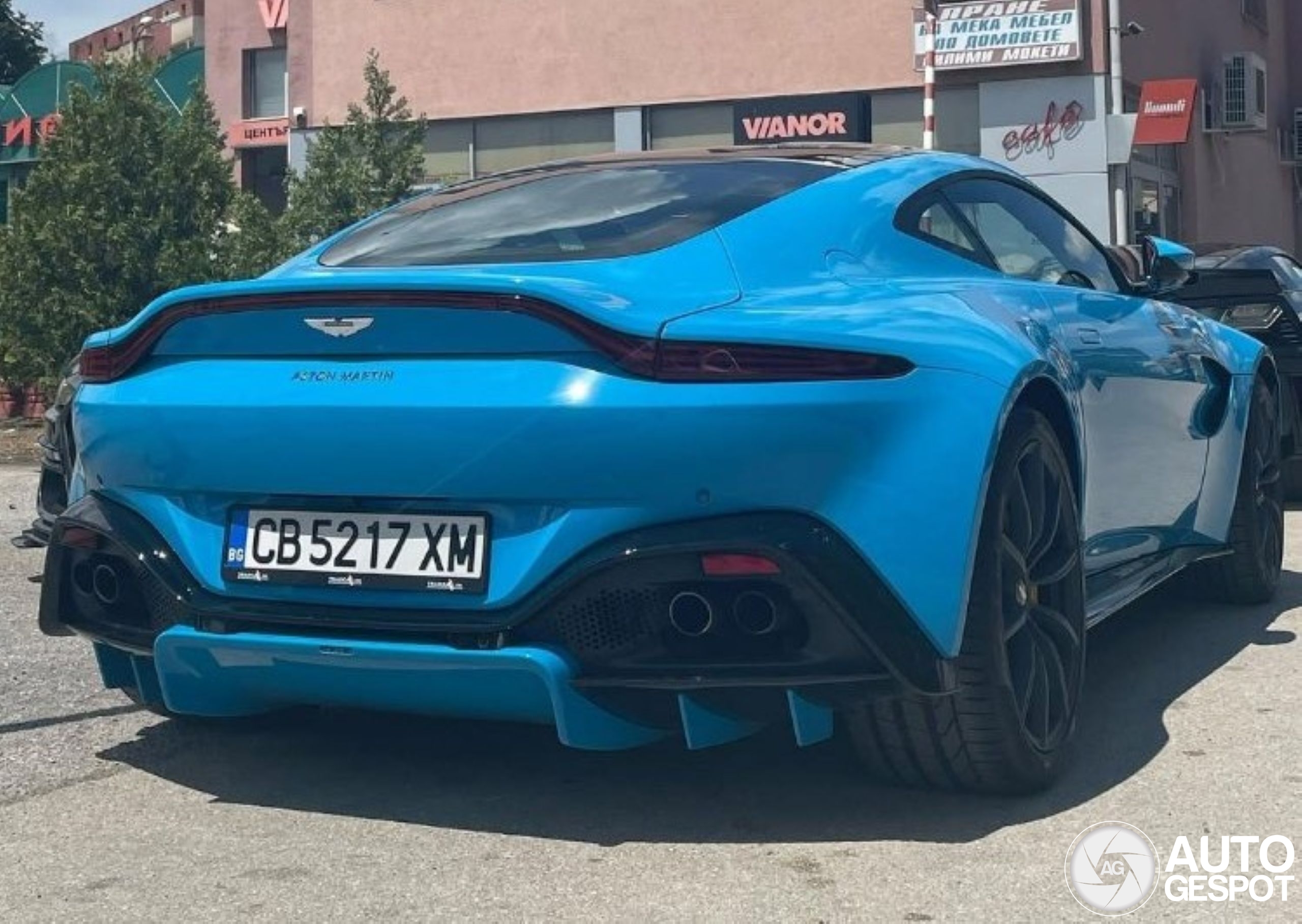 Aston Martin V8 Vantage 2018