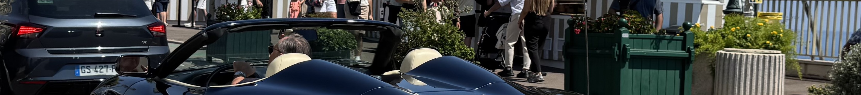 Aston Martin DB AR1