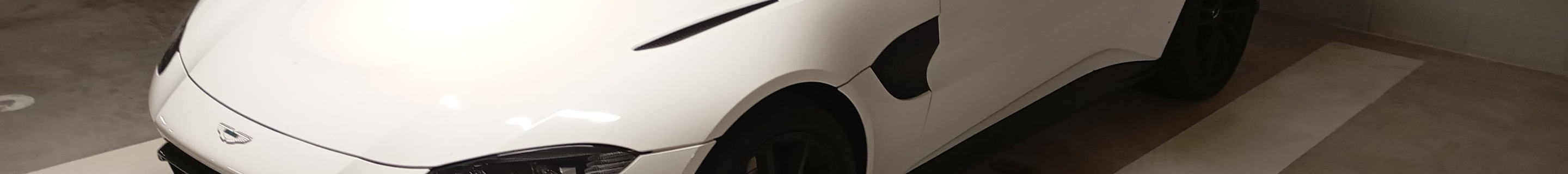 Aston Martin V8 Vantage 2018