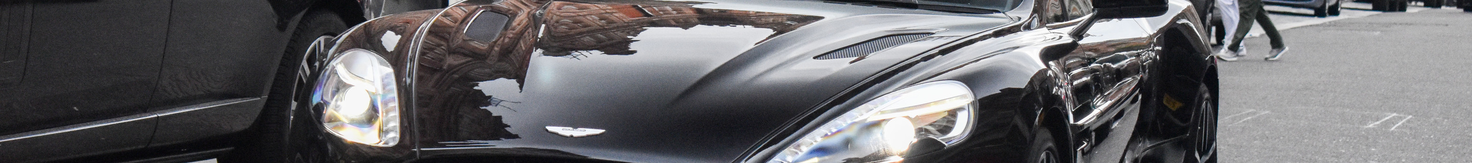 Aston Martin Vanquish 2013