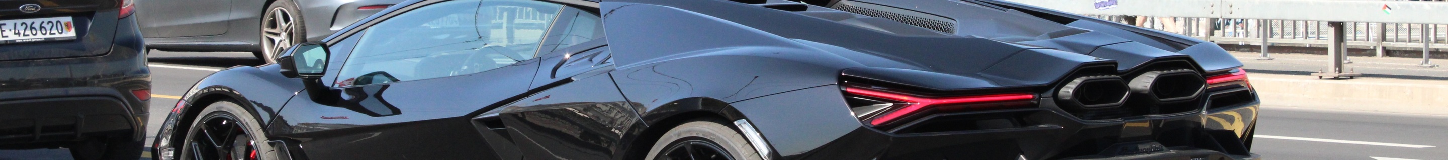 Lamborghini Revuelto