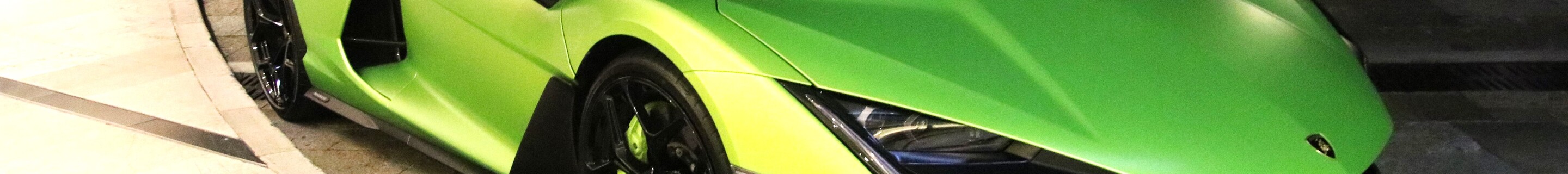 Lamborghini Revuelto