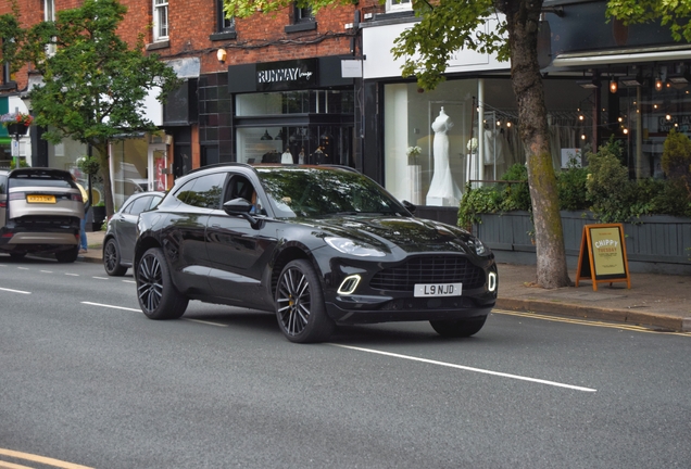 Aston Martin DBX