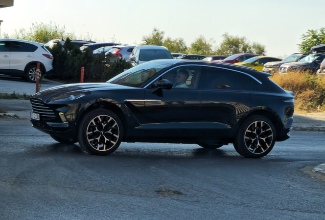 Aston Martin DBX
