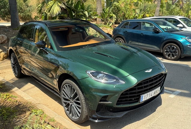 Aston Martin DBX707