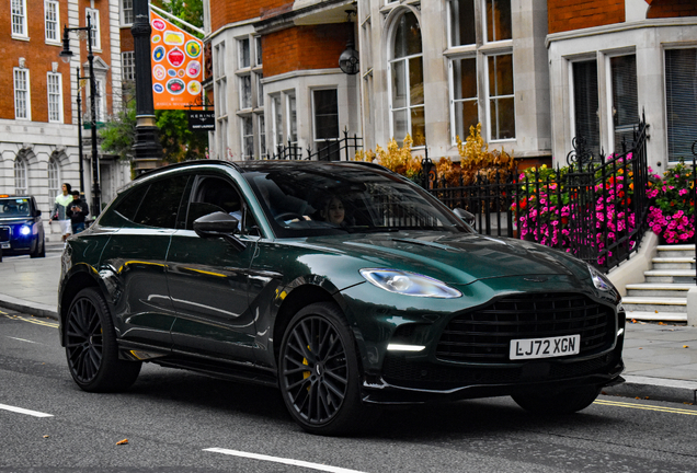 Aston Martin DBX707