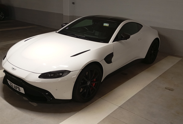Aston Martin V8 Vantage 2018