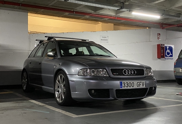 Audi RS4 Avant B5