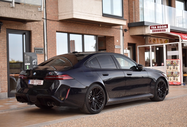 BMW M5 G90