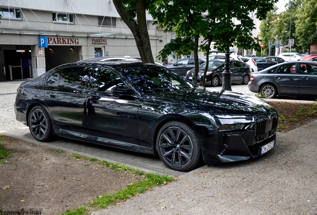 BMW M760e xDrive