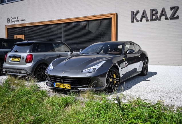 Ferrari GTC4Lusso