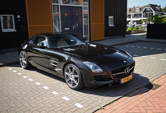 Mercedes-Benz SLS AMG