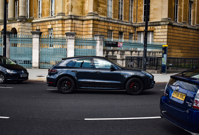 Porsche 95B Macan GTS