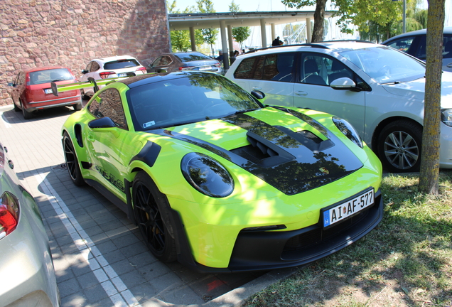 Porsche 992 GT3 RS Weissach Package