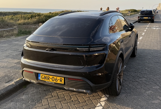 Porsche Macan EV Turbo