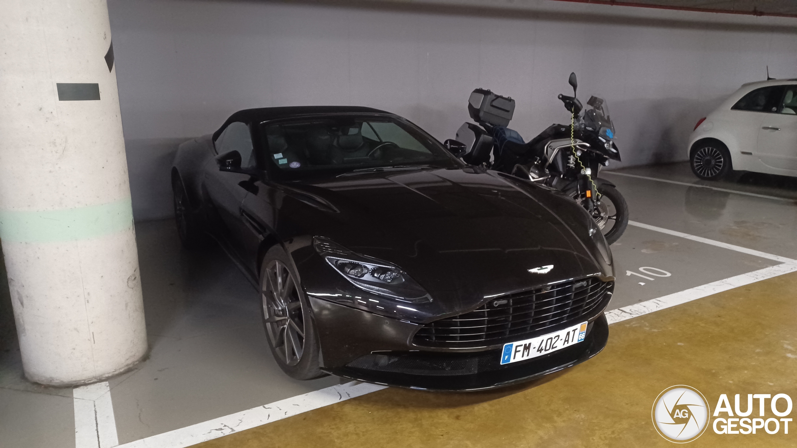 Aston Martin DB11 V8 Volante