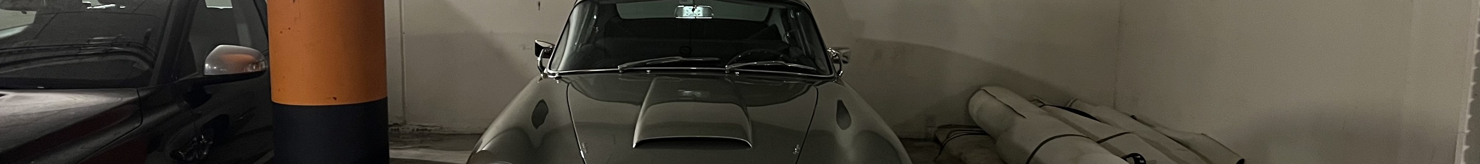 Aston Martin DB6 Vantage MKI
