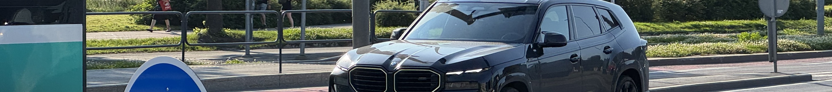 BMW XM G09