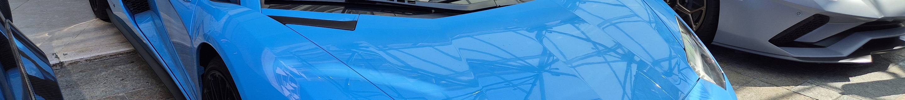 Lamborghini Aventador S LP740-4