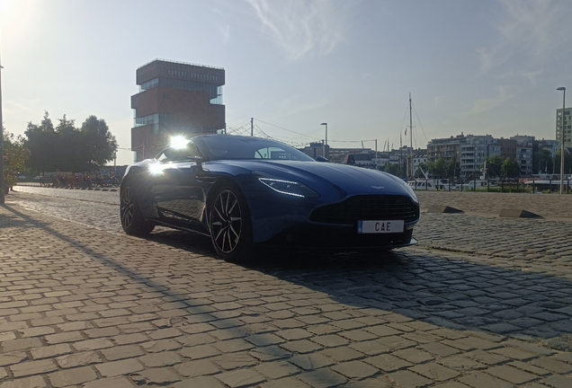 Aston Martin DB11 V8 Volante