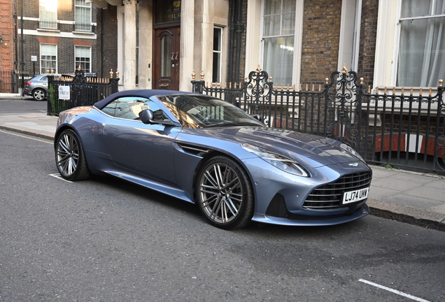 Aston Martin DB12 Volante