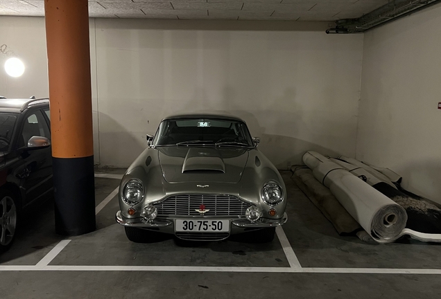 Aston Martin DB6 MKI