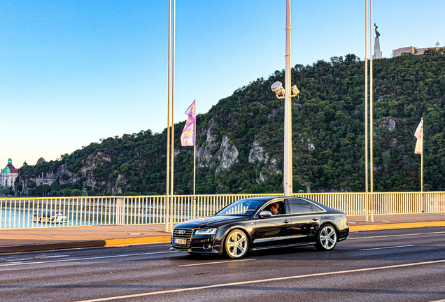 Audi S8 D4 Plus