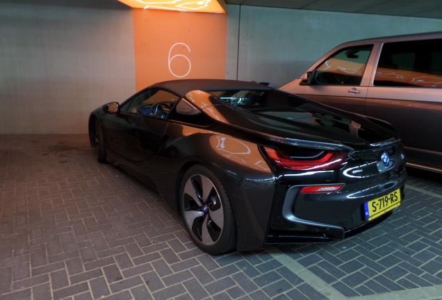BMW i8 Roadster