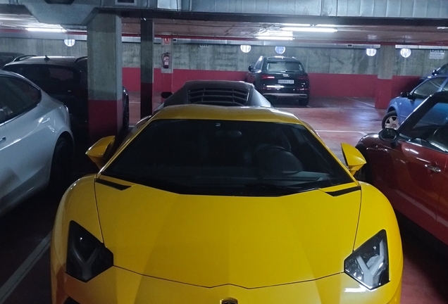 Lamborghini Aventador LP700-4