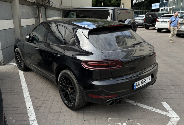 Porsche 95B Macan GTS