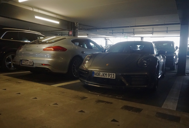 Porsche 992 Carrera 4 GTS